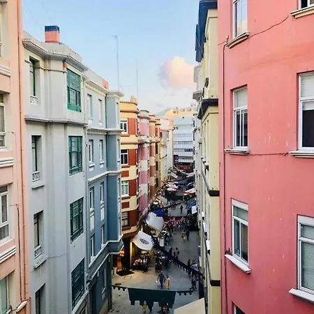 Buhardilla, A 50 M De Maria Pita Y Del Puerto A Coruna